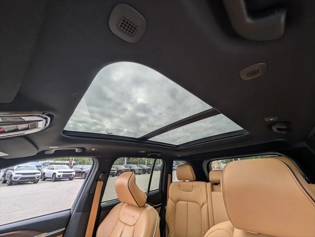 2022 Jeep Grand Cherokee Summit 4x4 2022 Jeep Grand Cherokee Summit 4x4