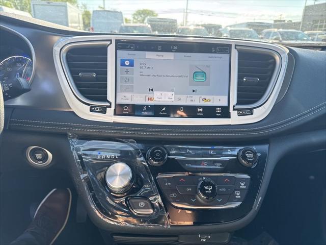 2026 Chrysler Pacifica PACIFICA SELECT AWD