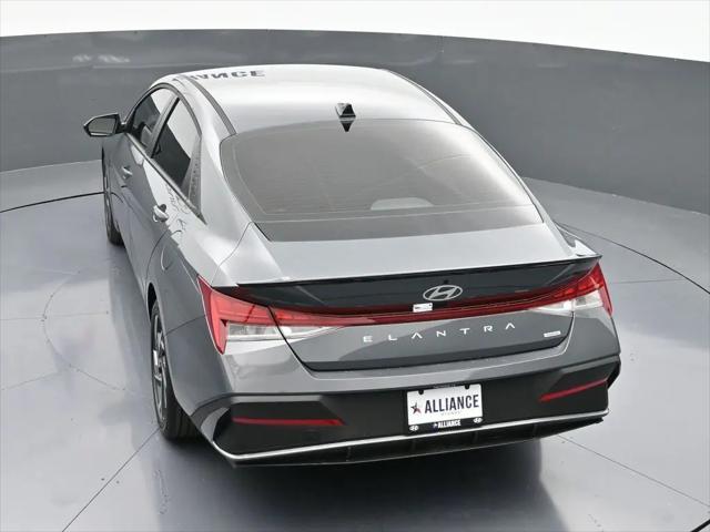 2025 Hyundai Elantra Hybrid SEL Sport