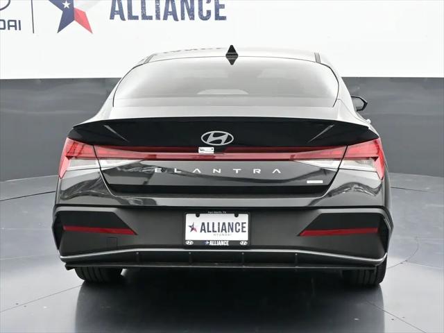 2025 Hyundai Elantra Hybrid SEL Sport