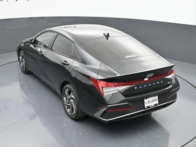 2025 Hyundai Elantra Hybrid SEL Sport