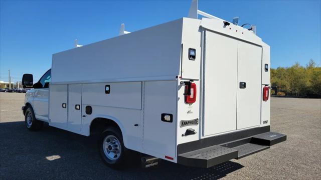 2025 GMC Savana Cutaway Work Van