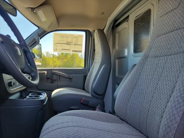 2025 GMC Savana Cutaway Work Van