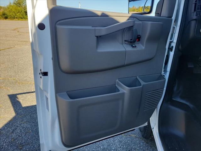 2025 GMC Savana Cutaway Work Van