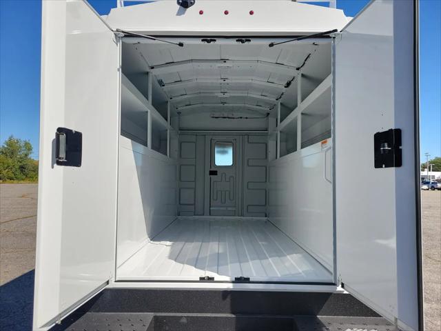 2025 GMC Savana Cutaway Work Van