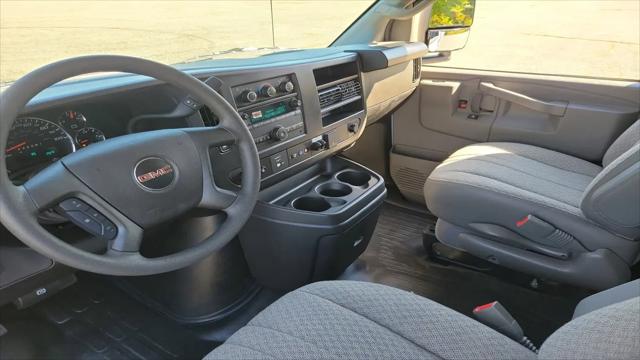 2025 GMC Savana Cutaway Work Van