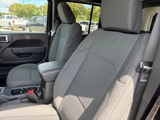 2025 Jeep Wrangler 4-Door Summit 4x4