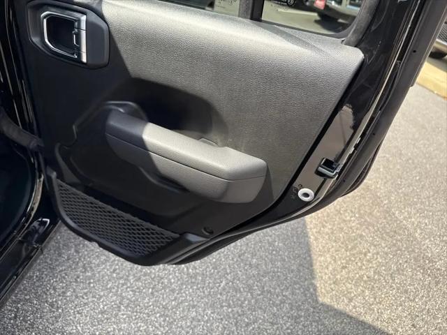 2025 Jeep Wrangler 4-Door Summit 4x4