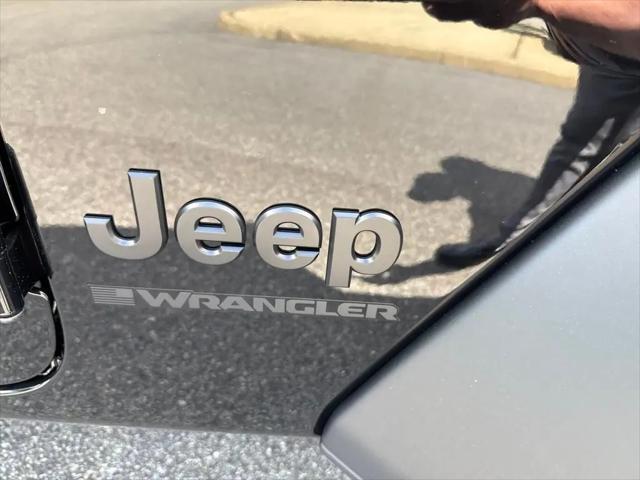 2025 Jeep Wrangler 4-Door Summit 4x4
