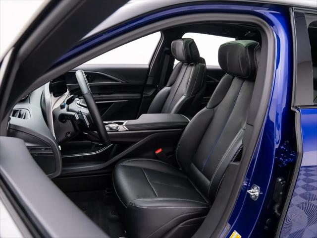 2026 Cadillac iQ V-Series w/1SV