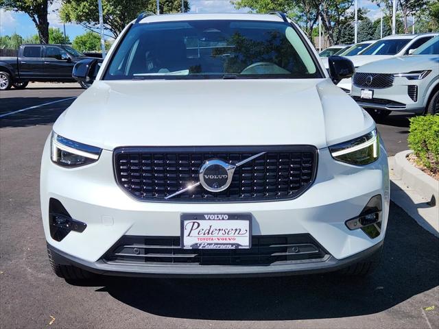2026 Volvo XC40 Ultra, B5 AWD Gas (mild hybrid), Dark