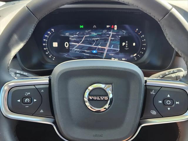 2026 Volvo XC40 Ultra, B5 AWD Gas (mild hybrid), Dark