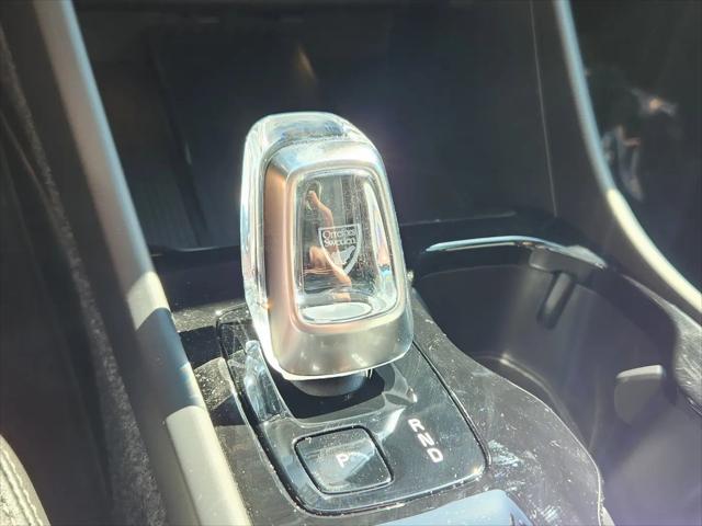 2026 Volvo XC40 Ultra, B5 AWD Gas (mild hybrid), Dark