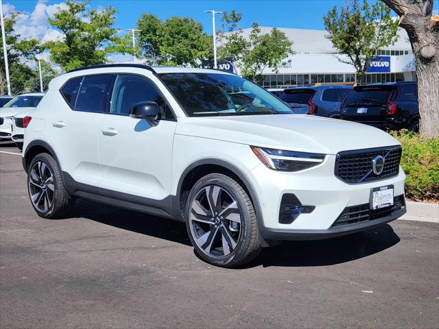 2026 Volvo XC40 Ultra, B5 AWD Gas (mild hybrid), Dark