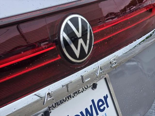 2026 Volkswagen Atlas SE with Technology