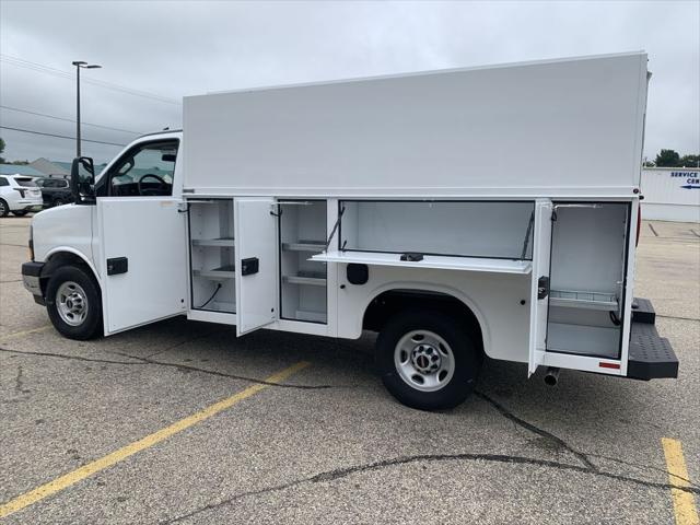 2025 GMC Savana Cutaway Work Van