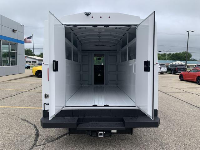 2025 GMC Savana Cutaway Work Van