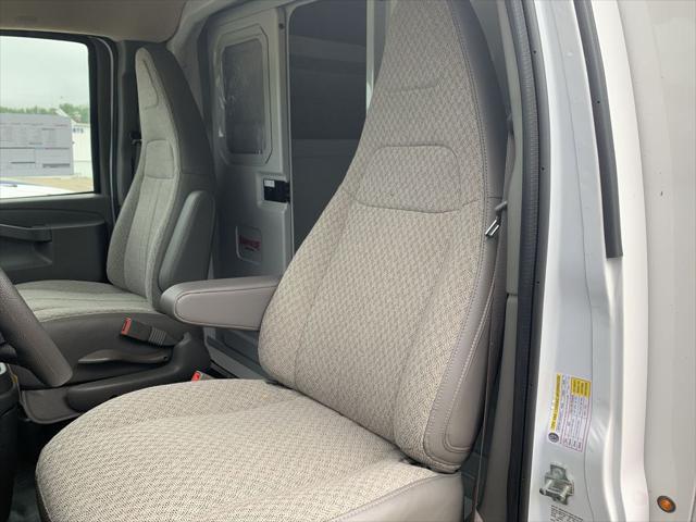2025 GMC Savana Cutaway Work Van