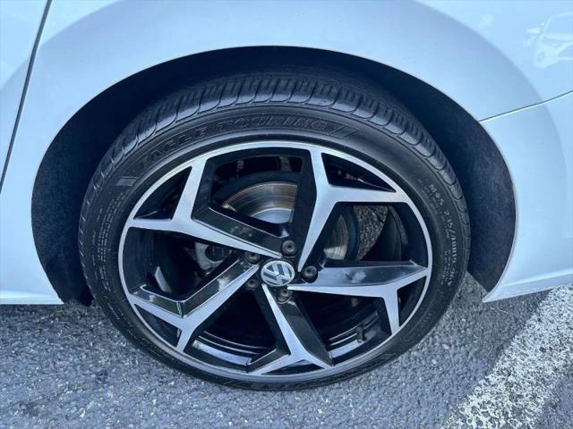 2021 Volkswagen Passat 2.0T R-Line