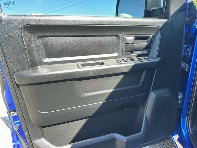 2018 RAM 1500 Express Crew Cab 4x4 57 Box 2018 RAM 1500 Express Crew Cab 4x4 57 Box