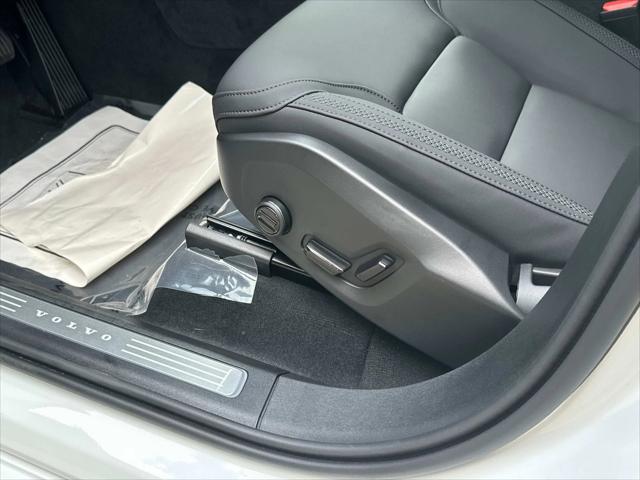 2026 Volvo XC90 Plus, B6 AWD Gas (mild hybrid), Gasoline, Bright, 6 Seats