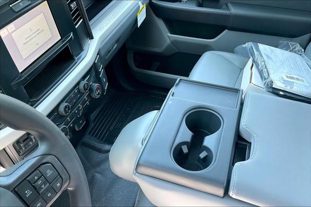2025 Ford F-450 Super Duty Chassis Cab XL - Photo 8