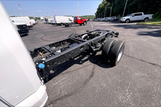 2025 Ford F-450 Super Duty Chassis Cab XL - Photo 10