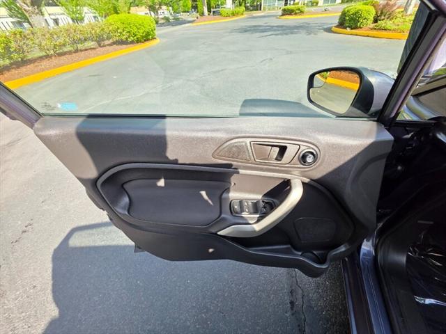 2012 Ford Fiesta SES