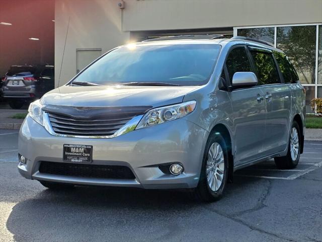 2014 Toyota Sienna XLE V6 8 Passenger for sale in Portland, OR