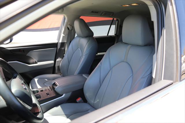 2022 Toyota Highlander LE