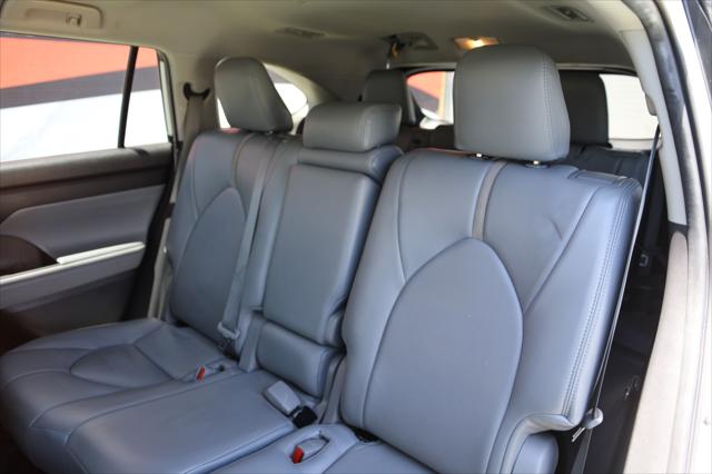 2022 Toyota Highlander LE