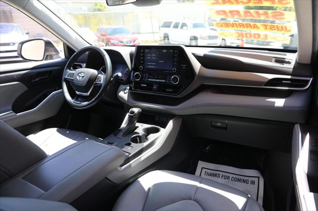 2022 Toyota Highlander LE