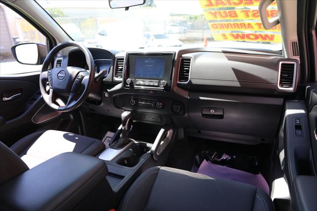 2022 Nissan Frontier Crew Cab SV 4x2