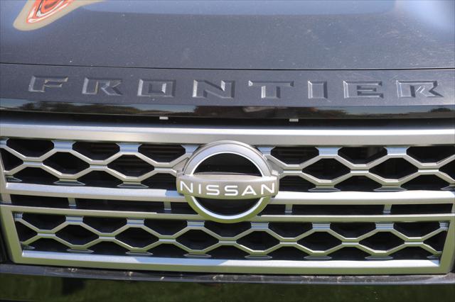 2022 Nissan Frontier Crew Cab SV 4x2