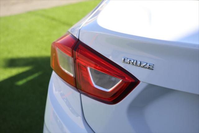 2018 Chevrolet Cruze LS Auto