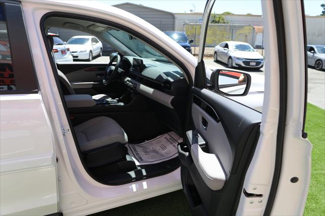 2023 Honda Pilot AWD LX