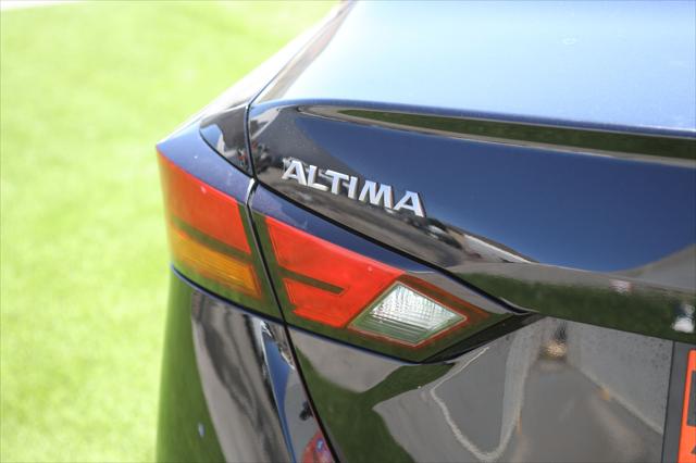 2023 Nissan Altima SL FWD