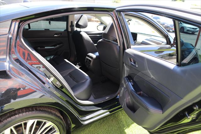 2023 Nissan Altima SL FWD