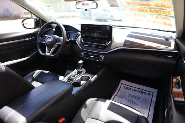 2023 Nissan Altima SL FWD