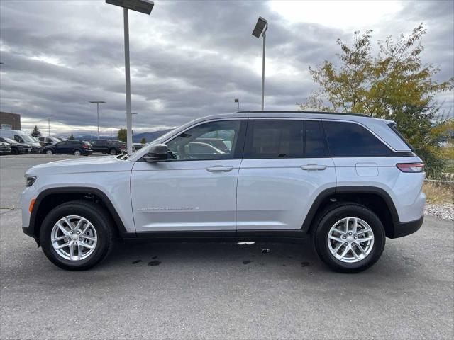 2025 Jeep Grand Cherokee GRAND CHEROKEE LAREDO X 4X4