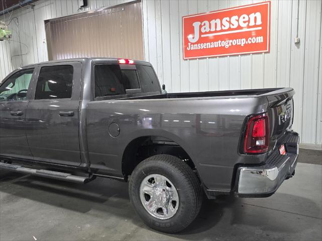 2026 RAM Ram 3500 RAM 3500 TRADESMAN CREW CAB 4X4 64 BOX