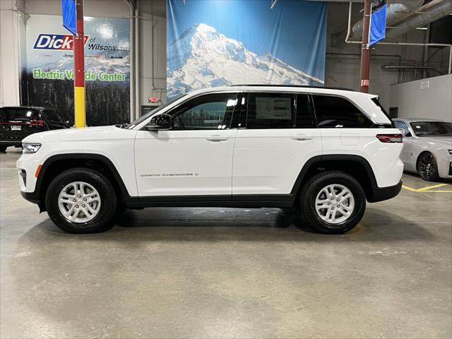 2025 Jeep Grand Cherokee GRAND CHEROKEE LAREDO 4X4