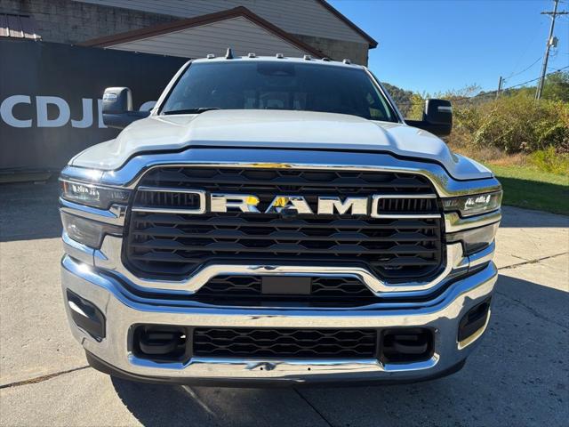 2026 RAM Ram 3500 Chassis Cab RAM 3500 TRADESMAN CREW CAB CHASSIS 4X4 60 CA 2026 RAM Ram 3500 Chassis Cab RAM 3500 TRADESMAN CREW CAB CHASSIS 4X4 60 CA