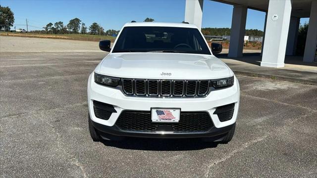 2025 Jeep Grand Cherokee Laredo 4x2