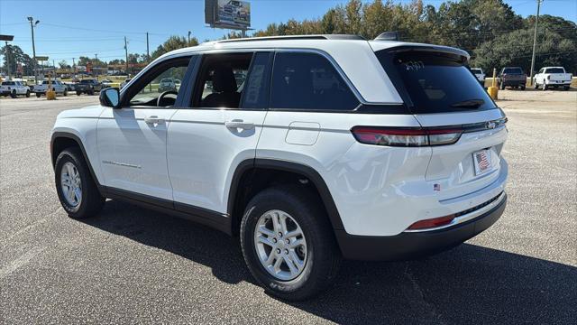 2025 Jeep Grand Cherokee Laredo 4x2