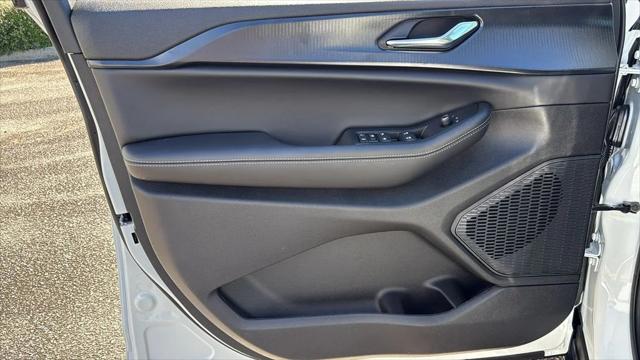 2025 Jeep Grand Cherokee Laredo 4x2
