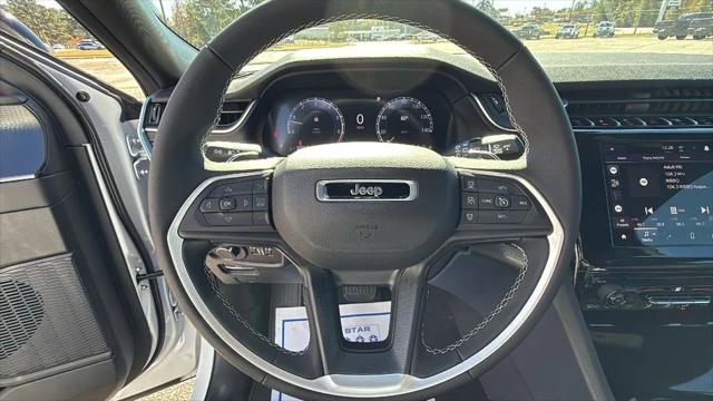 2025 Jeep Grand Cherokee Laredo 4x2