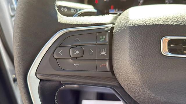 2025 Jeep Grand Cherokee Laredo 4x2