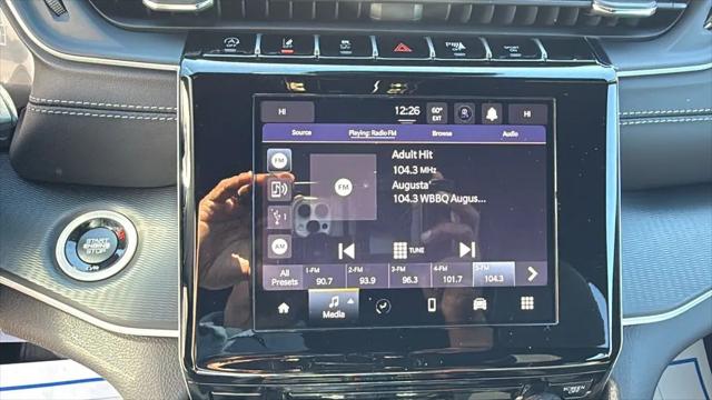 2025 Jeep Grand Cherokee Laredo 4x2