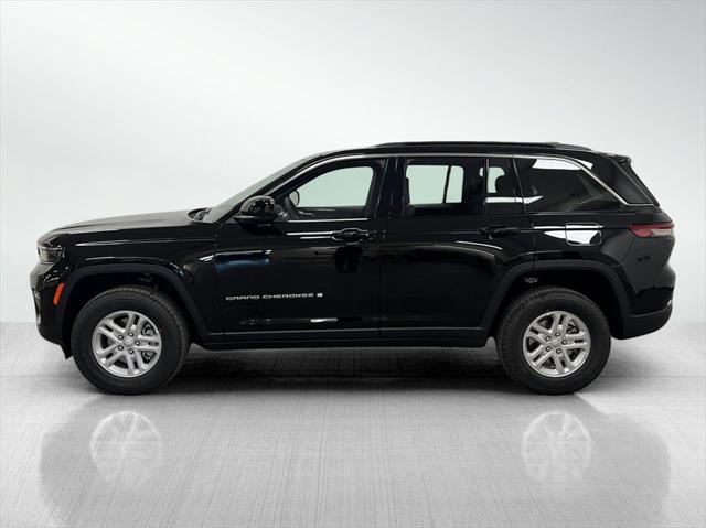 2025 Jeep Grand Cherokee GRAND CHEROKEE LAREDO 4X2